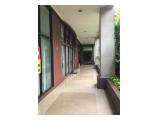 Sewa Unit Kantor / Shop di Apartemen Simprug Indah Jakarta Selatan - Semi Furnished